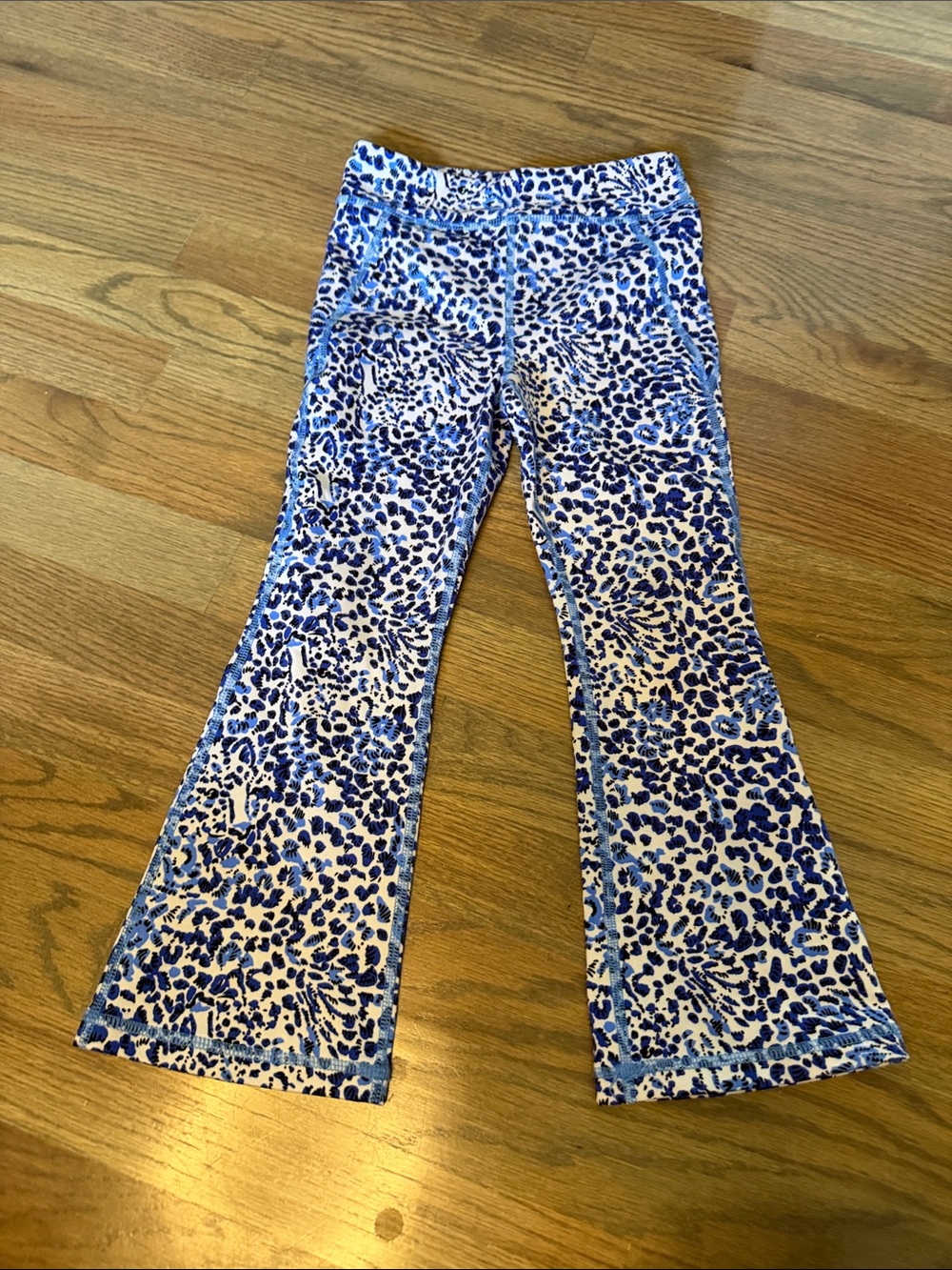 Lilly Pulitzer Blue and White Leopard Print Kids Leggings Small (4-6)
